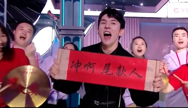 快手CEO突变!李佳琦回应背后团队被抓,苏宁净亏超41亿元…过去一周太刺激!|电商|天猫|跨境电商_网易订阅 快手CEO突变!李佳琦回应背后团队被抓,苏宁净亏超41亿元…过去一周太刺激!|电商|天猫|跨境电商_网易订阅
