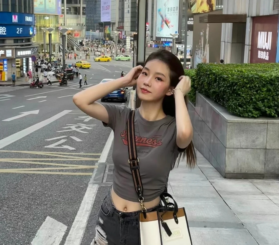 买QQ空间赞（买空间赞的软件）