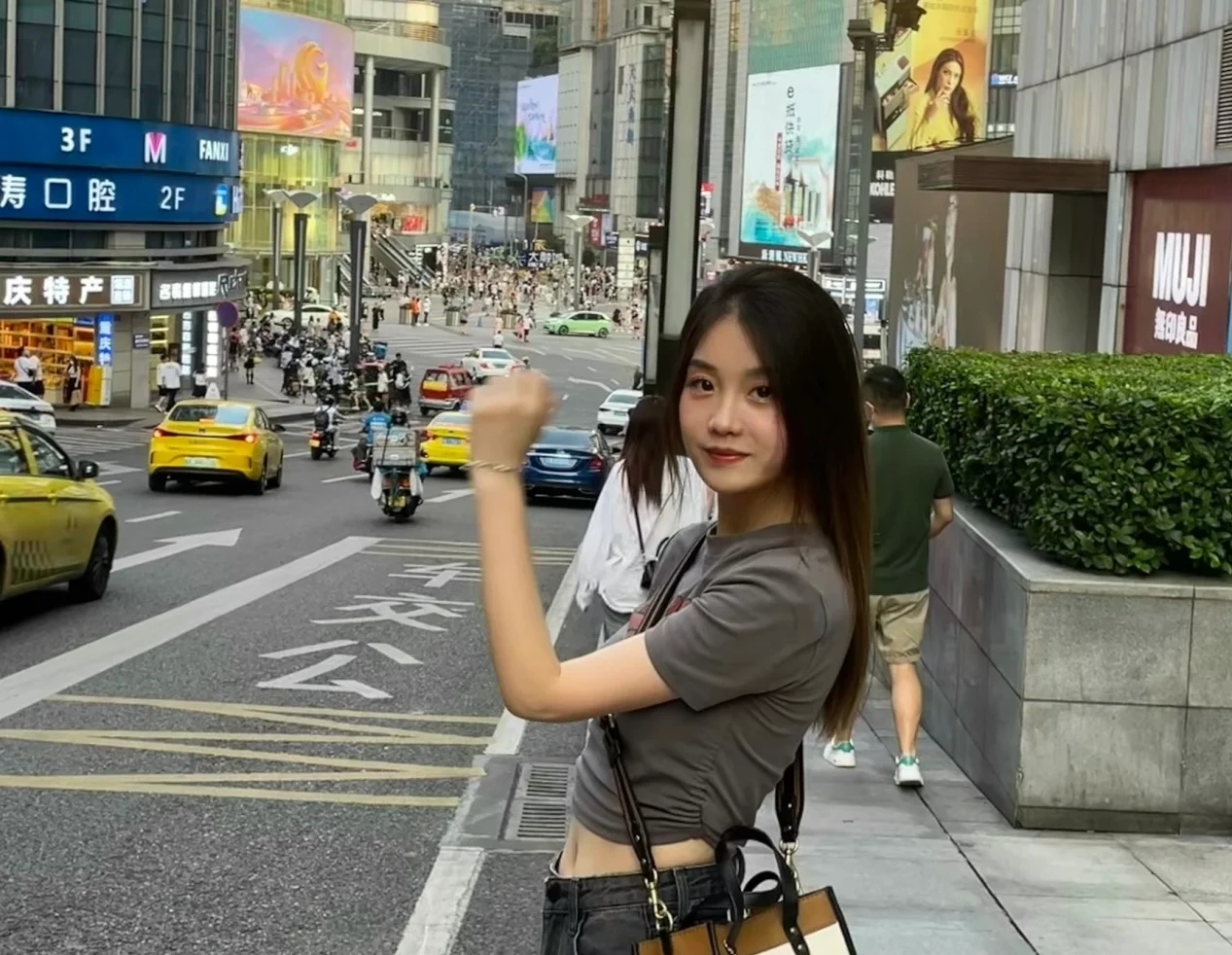 QQ空间点赞_空间点赞不提醒在哪里设置